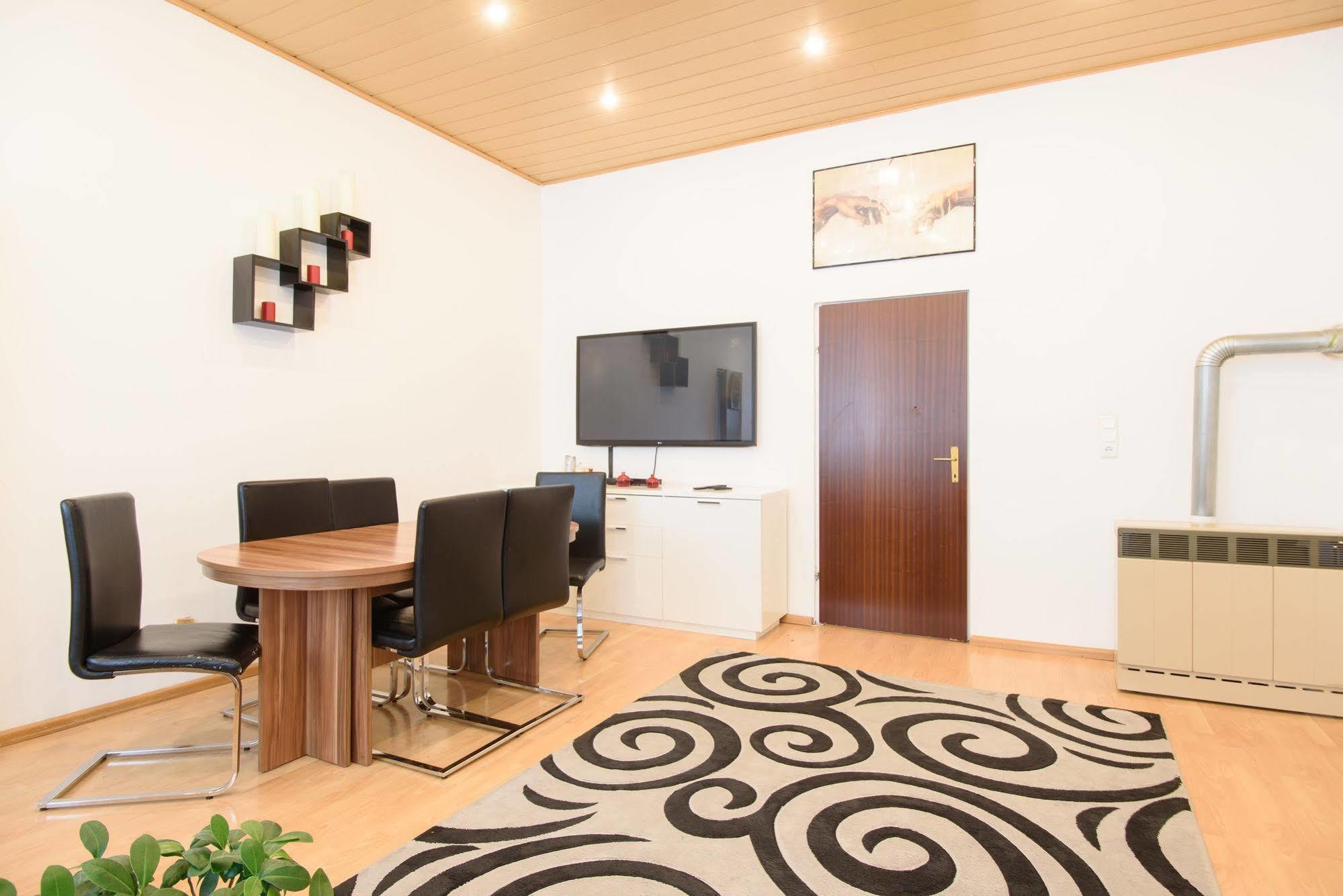 Royal Resort Apartments Urania Wina Bagian luar foto